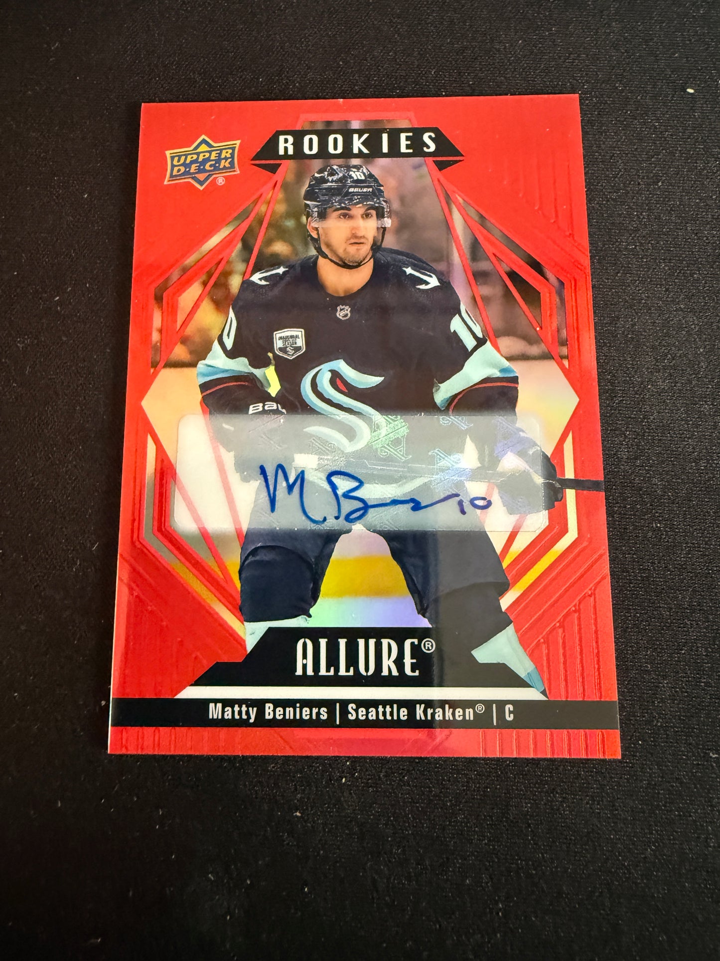 Matty Beniers #150 Allure Rookies [Red Rainbow Auto]