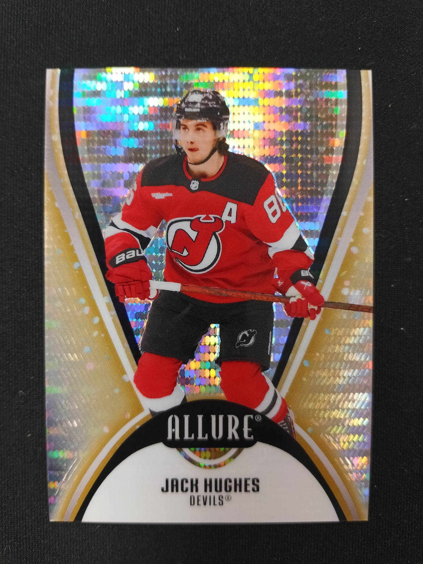 32/199 | Jack Hughes #34 Allure [Gold Glitter Bomb]